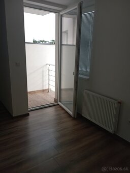 Prenajmem nový RD v obci Chor.Grob časť Čierna voda - 8