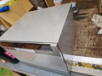 Predám umývačku riadu za 120eur väčšiu a 60 eur menšiu - 8