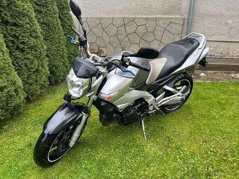 Predám SUZUKI GSR 600 - 8