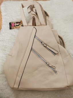 Kabelky a ruksaky. - 8