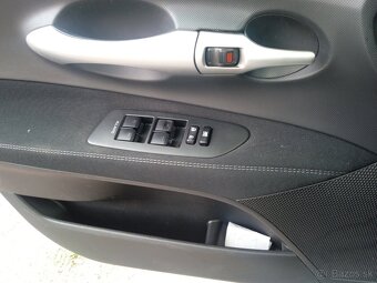 Toyota Auris 1,6 - 8
