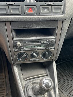 Volkswagen Bora 1.6 16.V - 8