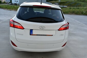 Hyundai i30 CW 1.6i CRDi 16V DOHC Comfort - pôvod SR - 8