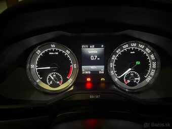 Skoda superb 3 combi l&k 4x4 2.0 tdi CR 140kW - 8