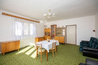 Rod. dom s mega miestnosťou (bar, krb, posedenie), Pohorelá - 8