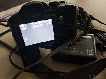 zachovalý fotoaparát Panasonic LUMIX DMC-FZ7 - 8