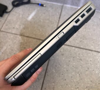 Dell Latitude E6420 / i5-2430M / 4GB RAM / 500GB HDD / 14" - 8