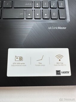 Herní notebook Asus X570Z - 8