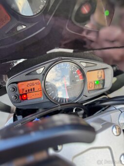 Suzuki Gsr 600 - 8