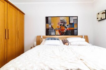 155m2 LUXUSU: byt s garážou, terasou a 2 saunami - 8