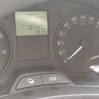 Škoda Fabia kombi facelift 120tis km Černá metla - 8
