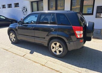 Suzuki Grand Vitara 1,9 DDiS AWD nafta manuál 95 kw - 8