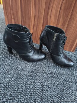 Topanky, kotnikove cizmy, sandale, mokasiny - 8