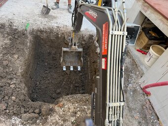 Vypratavanie-Búranie Práce-Výkopové práce - 8