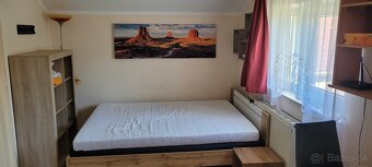 Izba s kúpelňou a kuchynkou na prenájom - 8