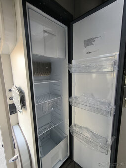 nový karavan Etrusco T7400 SB 4-miestny s markízou a nosičom - 8