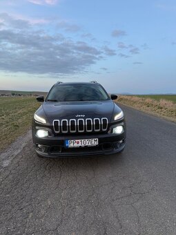 Jeep Cherokee - 8