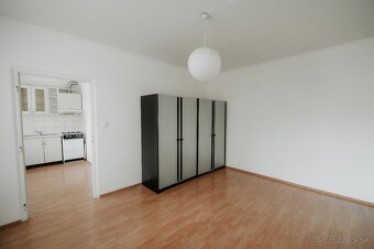 Ponúkame na PRENÁJOM 1 izbový byt na ulici Komenského 16 - 8