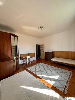 Prenájom RD v Senci – bývanie, office alebo podnikanie - 8