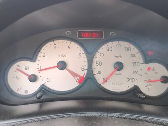 Predám Peugeot 206 1.1 44kw - 8