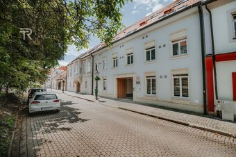 CENTRUM MESTA TRNAVA, KOMPLETNE ZARIADENÝ BYT NA KAPITULSKEJ - 8