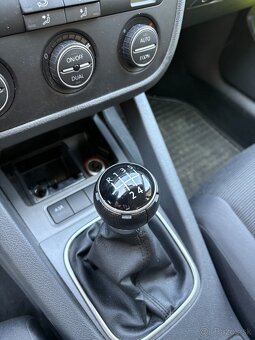 VW Golf 5 1.4 benzín 55kW sedan - 8