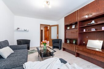 NA PREDAJ VEĽKÝ 2 IZBOVÝ BYT PO KOMPLETNEJ REKONŠTRUKCII | 5 - 8