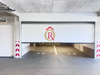 Exkluzívna dvojgaráž s vlastným vstupom a bránou HÖRMANN – j - 8