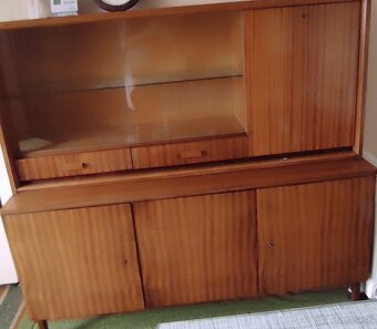 Starodávny masívny nábytok - 8