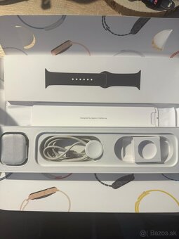iPhone 11, Apple Watch Series 4 44mm - 8