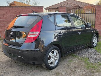 Hyundai i30 1.6 CRDi Facelift mod. 2011 Nová STK SK ŠPZ - 8