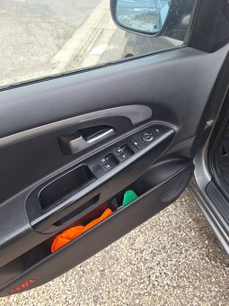 Kia ceed kombi 1.6 crdi M6 - 8