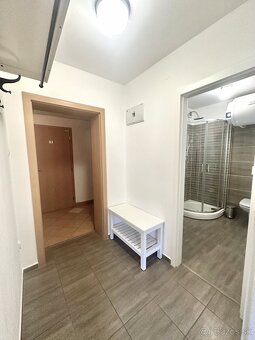 Jedinečný 2-izbový kompletne zariadený apartmán - 8