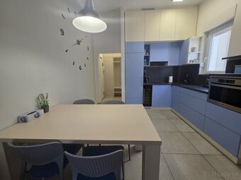 Chorvátsko, 1-izbový apartmán len 100 m od pláže pri Splite - 8