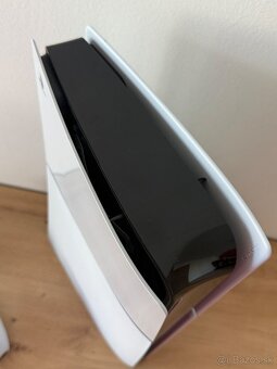 PLAYSTATION 5 - 8