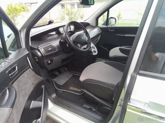 Peugeot 807 - 8