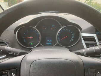 Chevrolet Cruze 1.6 benzín + plyn 145000km - 8