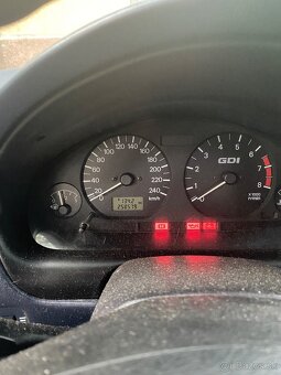 Mitsubishi carisma 1.8 GDI - 8
