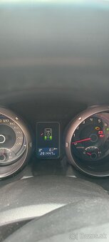 Mitsubishi Pajero - 8