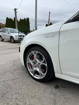 Alfa Romeo Giulietta 1.6 JTDm Šport = 196531km, 2011 = - 8