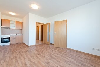 Prenájom 2 izb. bytu,Galvaniho - 414 €/m. - 8
