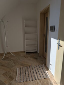 Prenajmem 2i byt v budove SLSP v Liptovskom Hrádku - 8