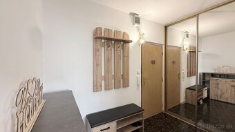 JUH PRI AUPARKU - JANTÁROVÁ - 3 IZBOVÝ BYT PO REKONŠTRUKCII - 8
