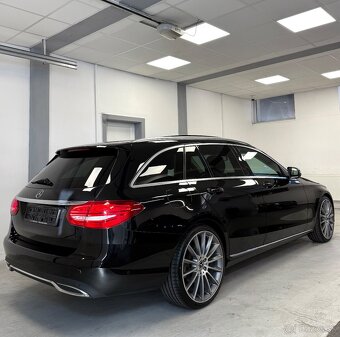 Mercedes C220d 125Kw Avantgarde Full Led/Panorama/R20 - 8