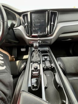 Volvo XC60 D4 R-Design AWD - 8