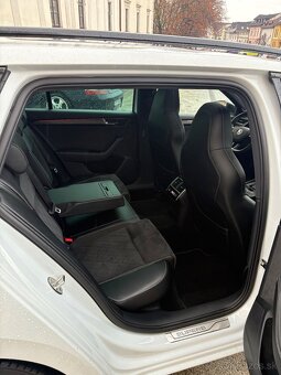 Škoda Superb Sportline full - 8