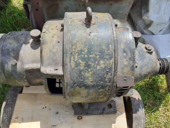 Dynamo - Generátor  dva kusy - 8