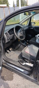 Zafira -A 2,2 D - 8