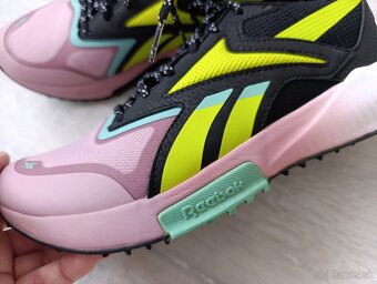 Dámske bežecké tenisky do terénu Reebok ...veľ. 39 - 8