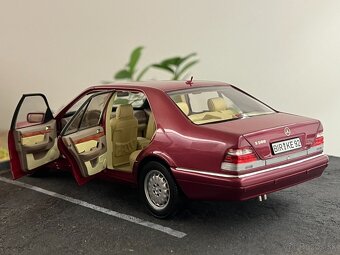 1:18 Mercedes-Benz S500 (W140) "MAMUT" - Bordová - NOREV - 8